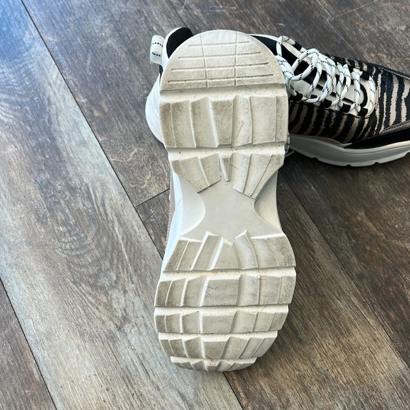 H&M Zebra Print Sneakers with White Accents - Picture 8 of 8